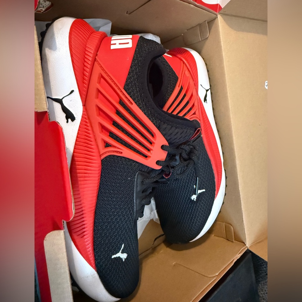 Puma Men's Red and Black Athletic Sneakers
